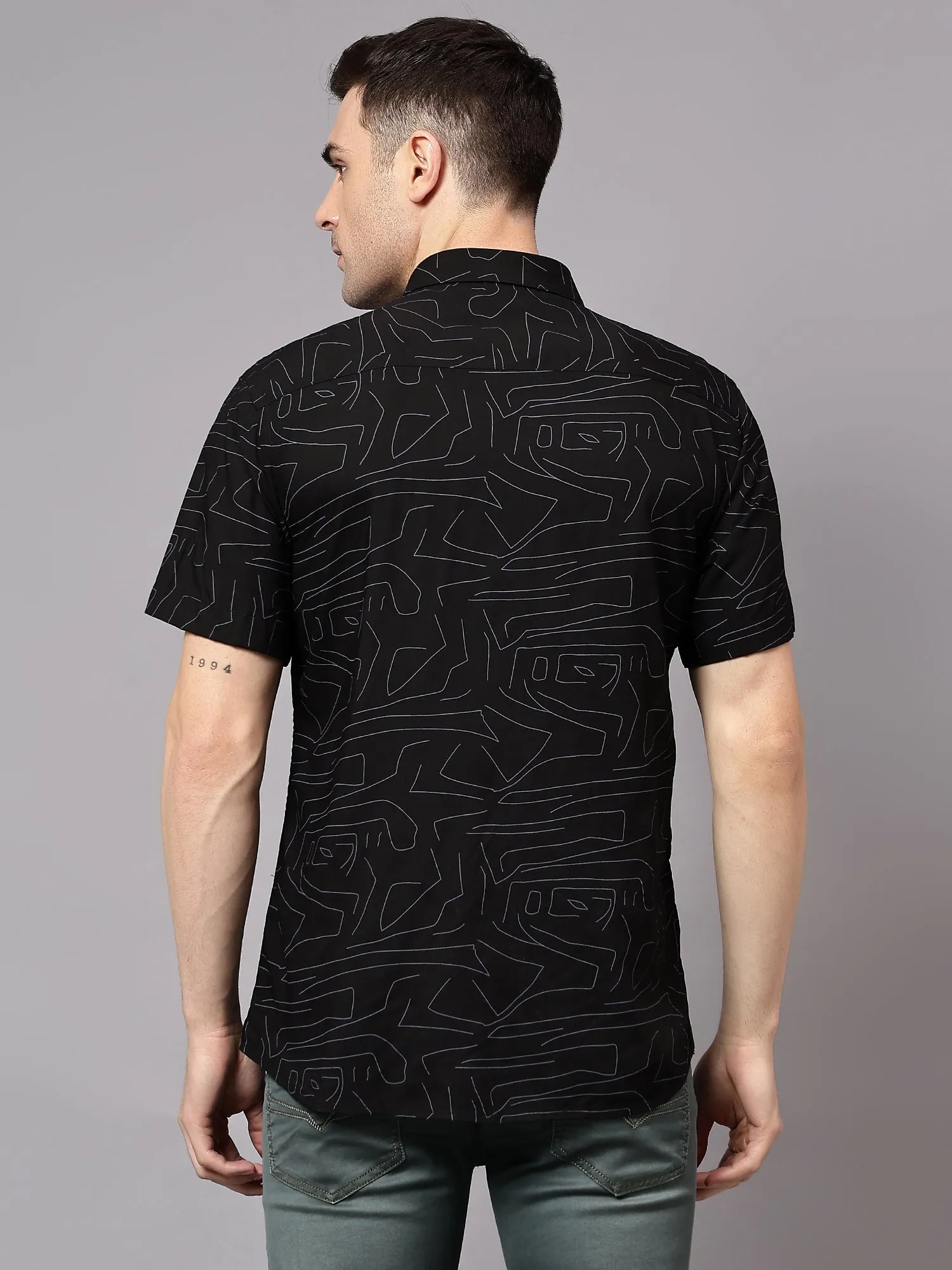 Men's Black Casual Geometric Print Half sleeve Shirt